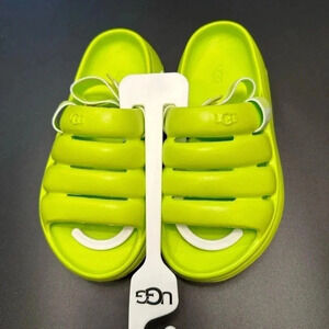 Ugg slippers brand new size 9 juniors great for indoor outdoor use